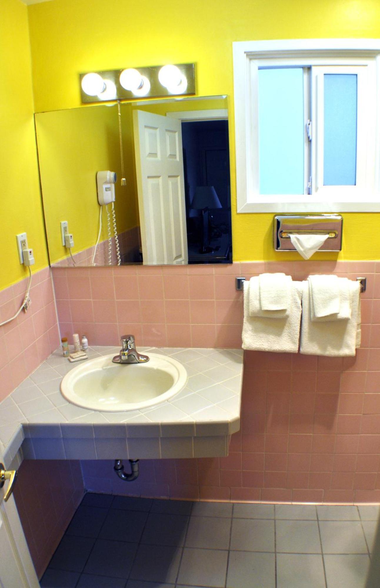 Uptown Inn Port Angeles Room photo