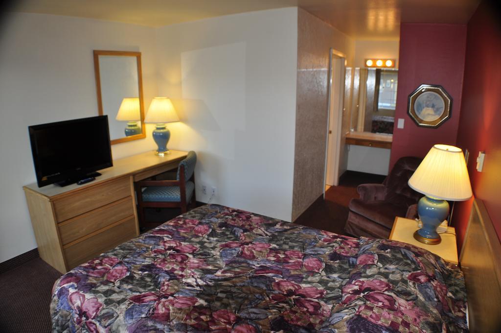 Uptown Inn Port Angeles Room photo