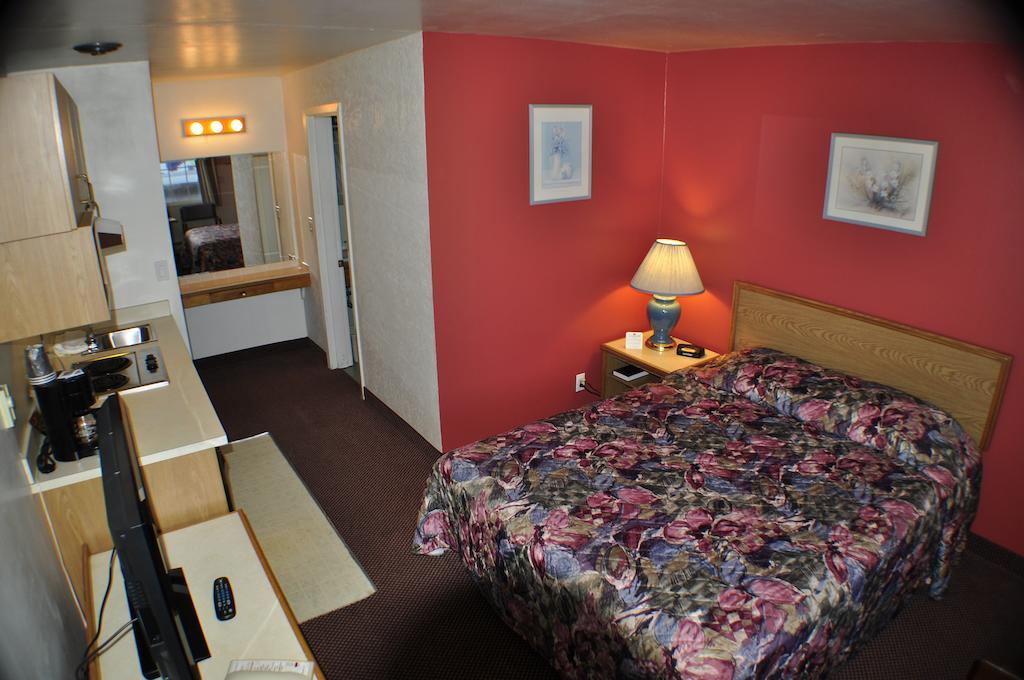 Uptown Inn Port Angeles Room photo